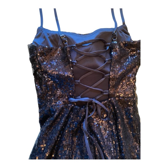 Sequined spaghetti strap asymmetrical special occasion dress 🔥🔥🔥 - Picture 9 of 9